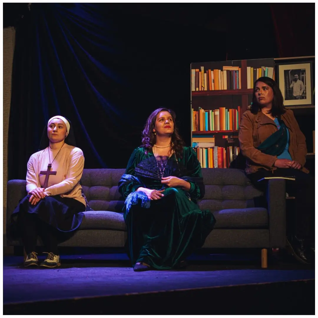 Scène de théâtre jouée par la troupe ADEACT
