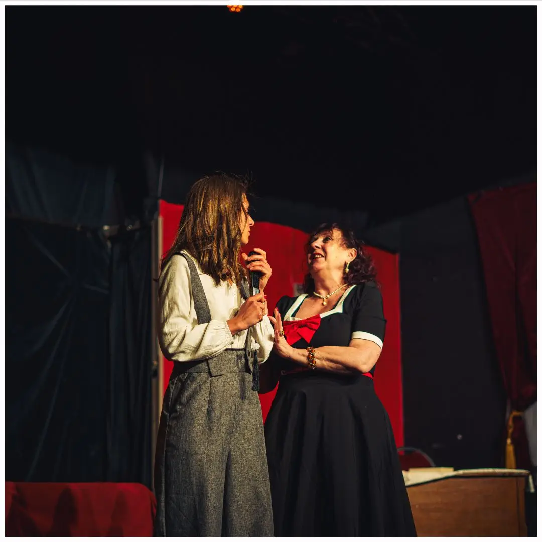 Comédiennes en scène, spectacle de théâtre ADEACT