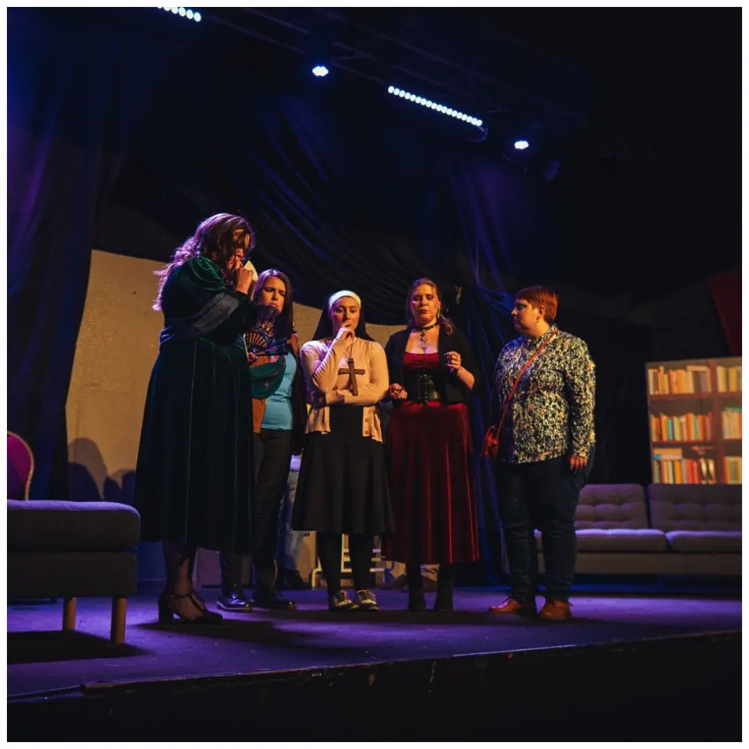 Scène jouée par la troupe ADEACT